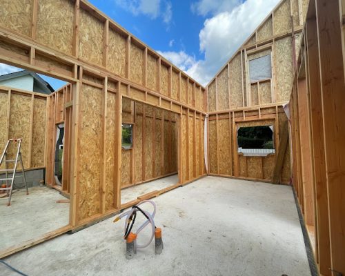 Construction d'une maison ossature bois à Pont-château / St-Roch Charpente ossature bois, bardage, menuiseries extérieures, isolation et étanchéité à l'air.