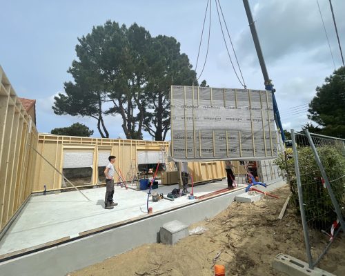 Construction d'une maison ossature bois à PORNICHET
Charpente ossature bois, bardage, menuiseries extérieures, isolation et étanchéité à l'air.