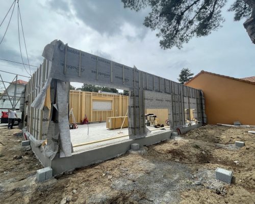 Construction d'une maison ossature bois à PORNICHET
Charpente ossature bois, bardage, menuiseries extérieures, isolation et étanchéité à l'air.